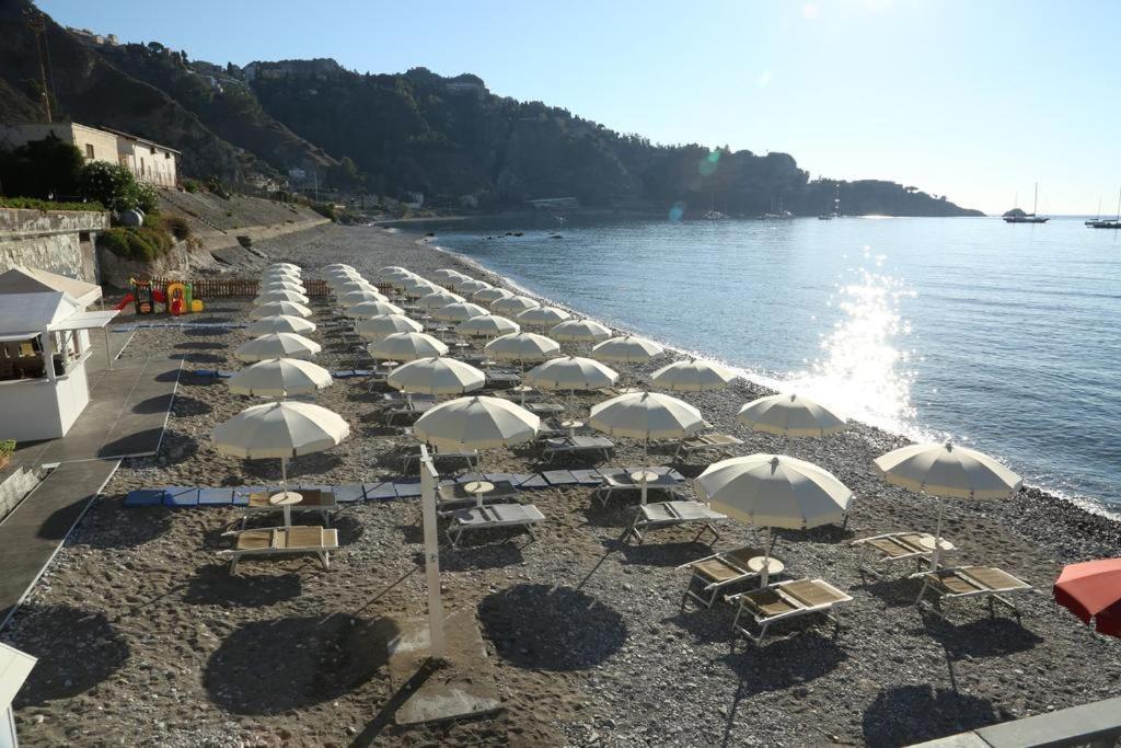Il Cantone Del Faro Giardini Naxos Exterior photo